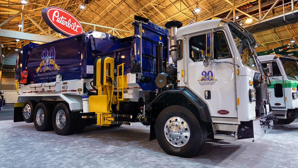 Peterbilt 520 Body Workshop Service Repair Manual PDF (2017)